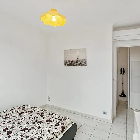 Superbe T2+parking,proche Centre Ville & Plages